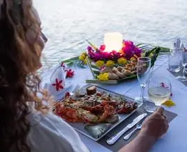 Luxury coucher du soleil & dîner motu