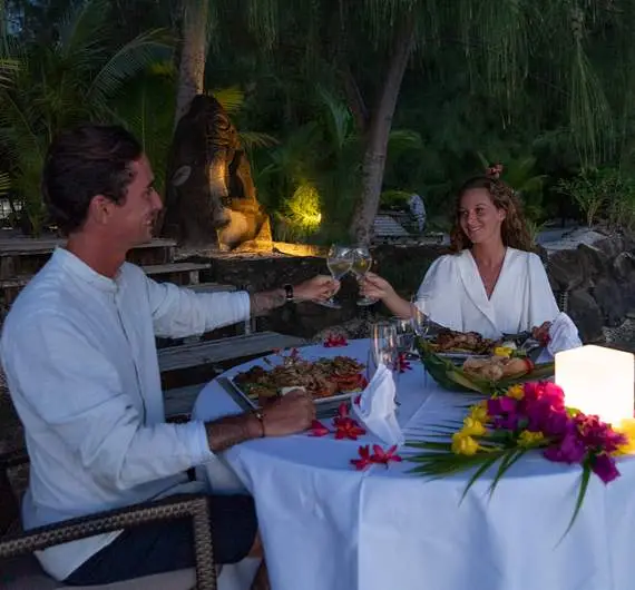 Dîner sur le motu à Bora Bora
