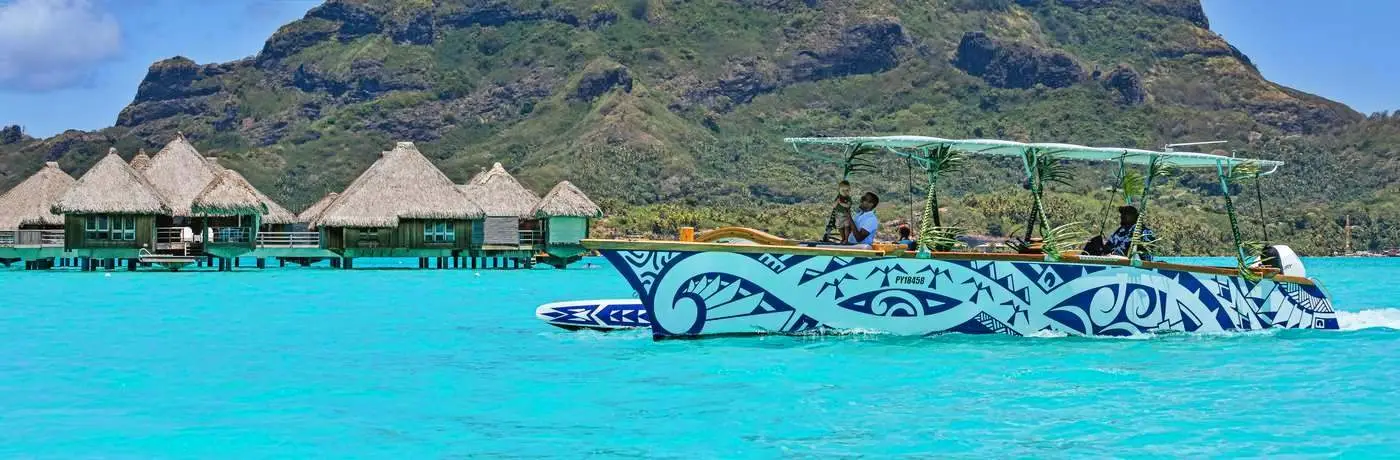 Repas au four tahitien sur le motu à Bora Bora