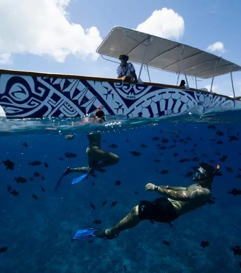 boat-lunch-luxury-tour-bora-bora