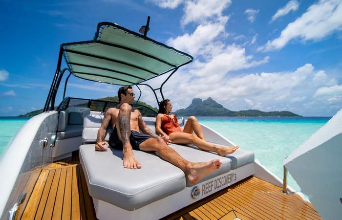 bora-bora-luxury-half-day-snorkeling-tour-day-cruiser-boat